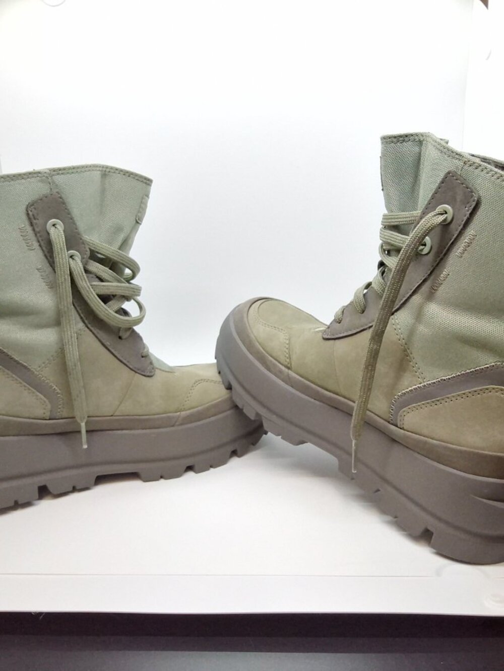 UGG Women's Boot "THE LUG" Moss Green, Waterproof. Size 6.5. New w/Out Box - Picture 12 of 16